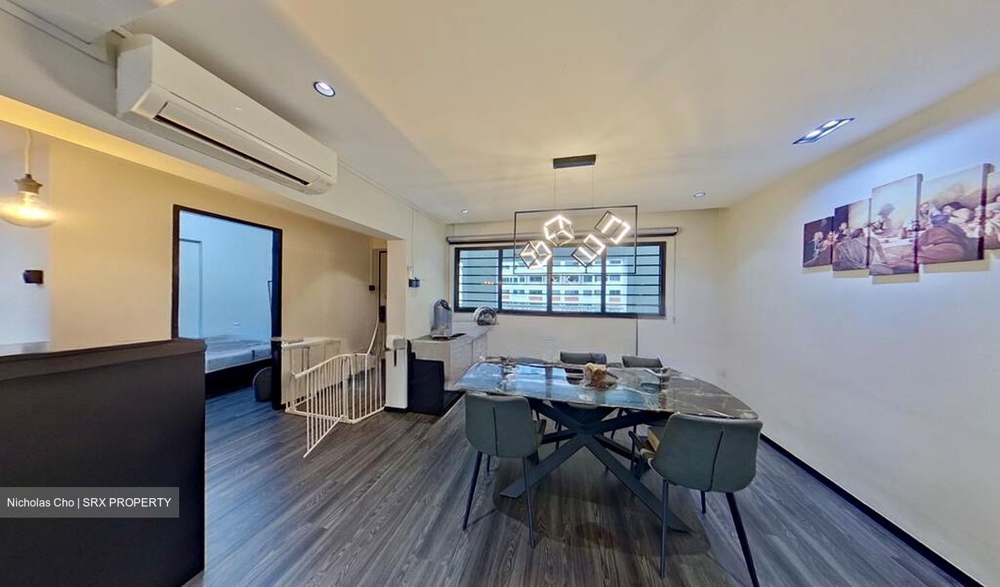 Blk 556 Jurong West Street 42 (Jurong West), HDB Executive #497643181